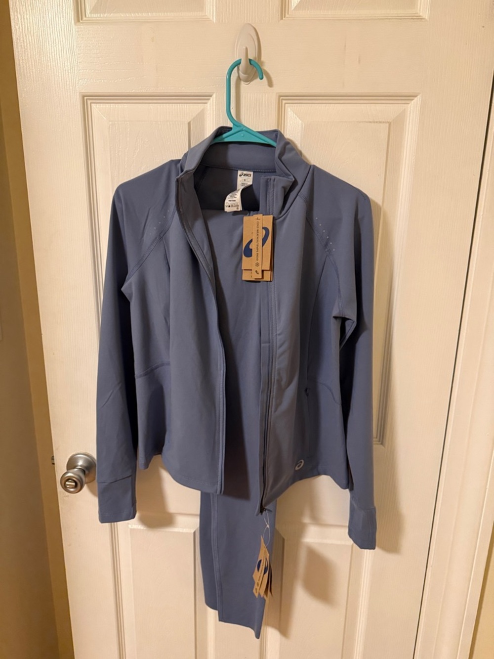 Asics Women's Slate Blue Full-Zip Utility Jacket and Matching Leggings.